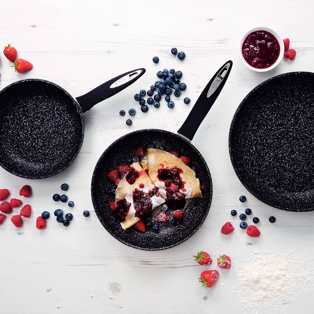 Non-stick vs Ceramic Cookware: Which Should I Buy? Zyliss UK