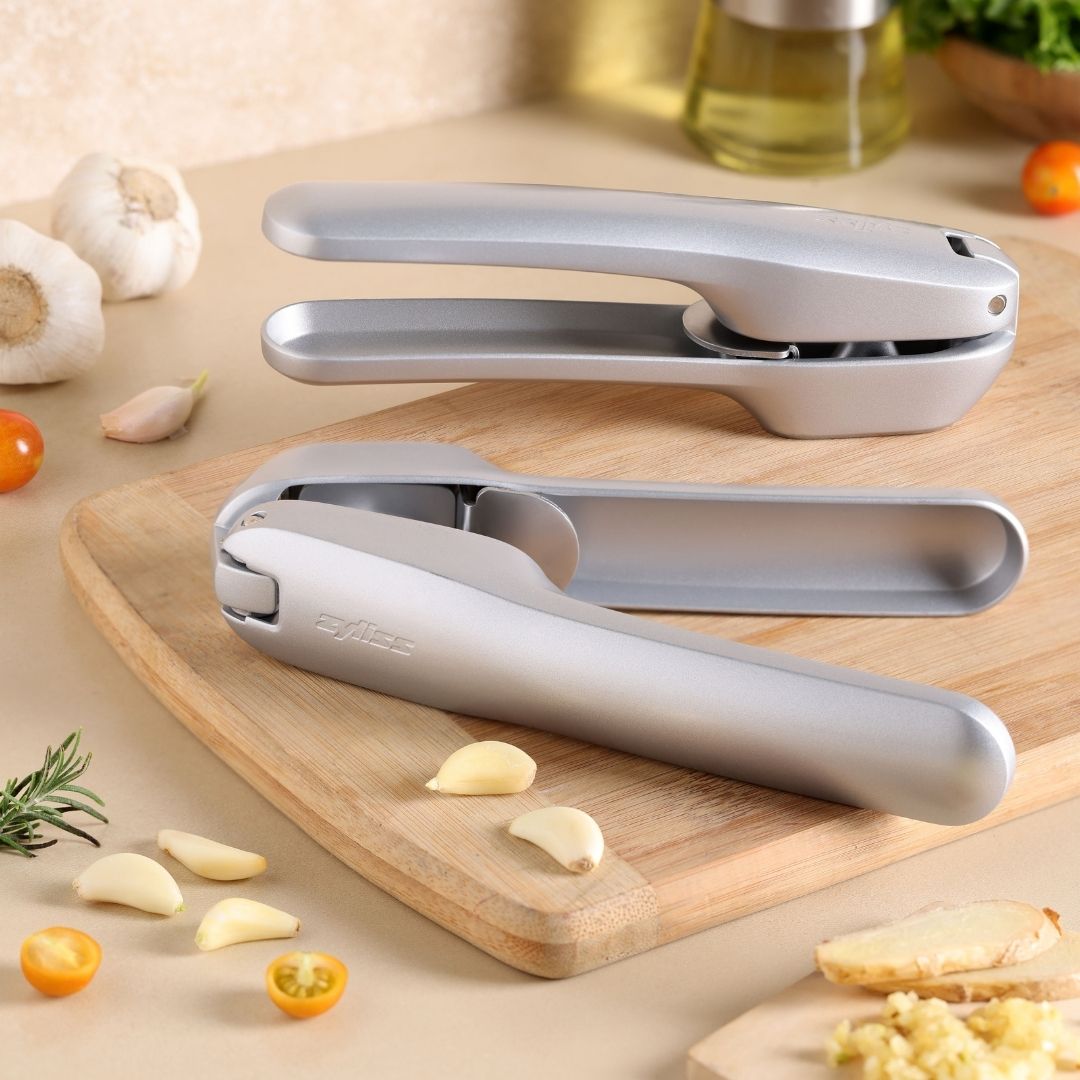 Zyliss Susi 4 Garlic Press – Stainless Steel Swing Grid, No Peel