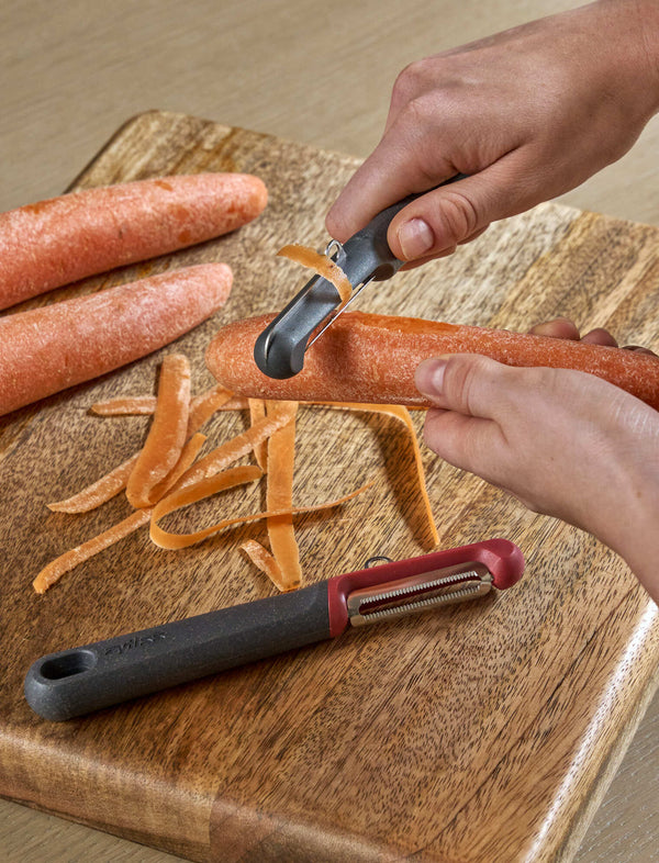 2 Piece Universal & Soft Skin Peeler Set