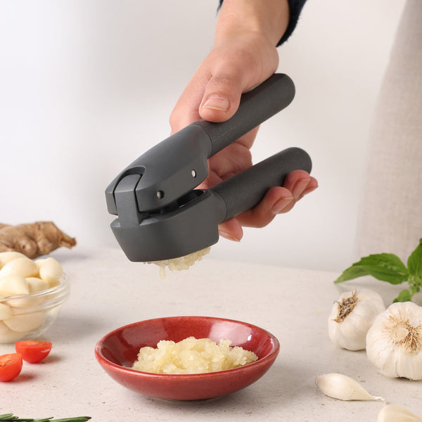 Classic Garlic Press