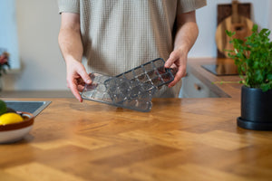 Zyliss Classic Ice Cube Tray in-use image 2.
