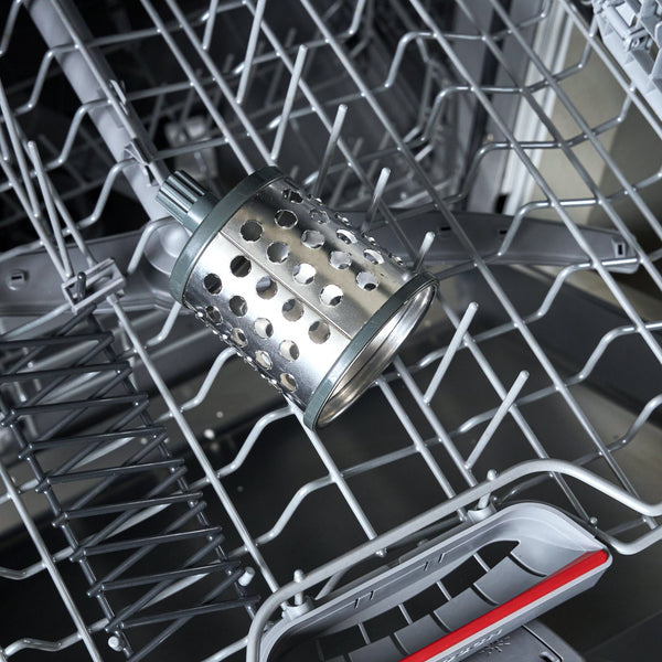 Zyliss Coarse Grating Drum Gourmet in use with the Gourmet Drum Grater.