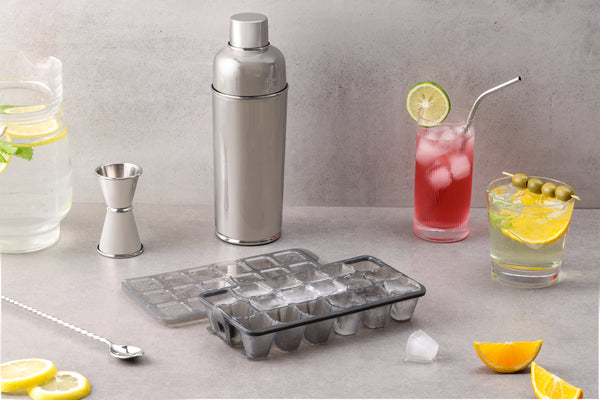 Zyliss Classic Ice Cube Tray lifestyle image 2.